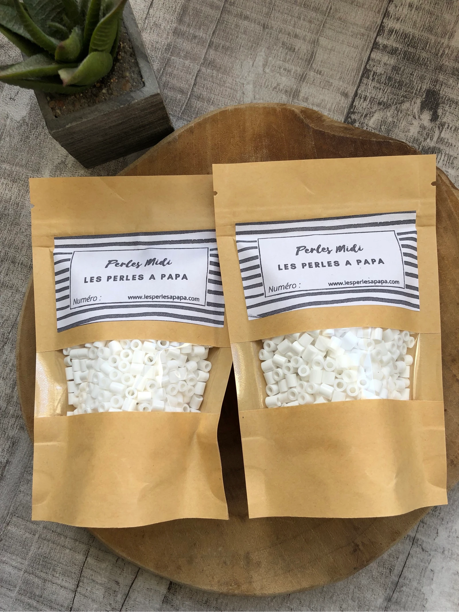 Lot 2 sachets de perles à repasser blanc